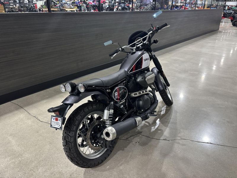 Used 2017 Yamaha SCR950 Image 16
