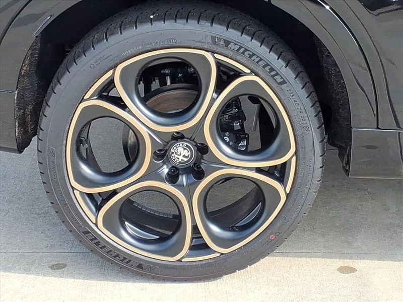 New 2025 Alfa Romeo Tonale IntensaImage 6