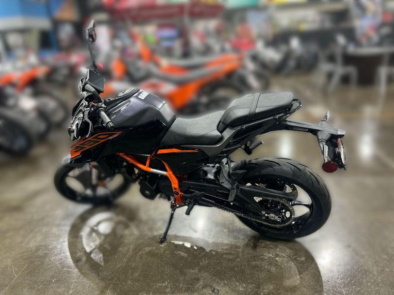 New 2026 KTM 390 DUKE Image 15