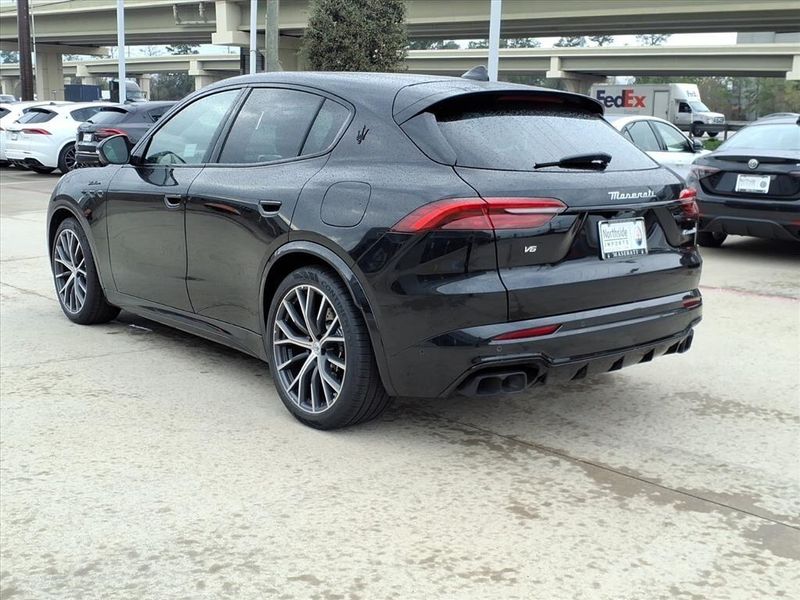 New 2026 Maserati Grecale ModenaImage 5