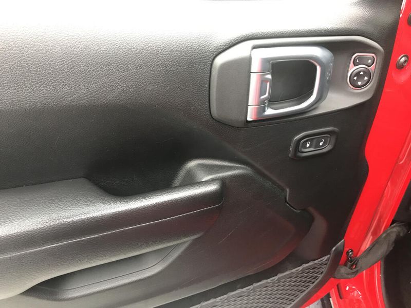 Used 2021 Jeep Wrangler Unlimited Sport AltitudeImage 9