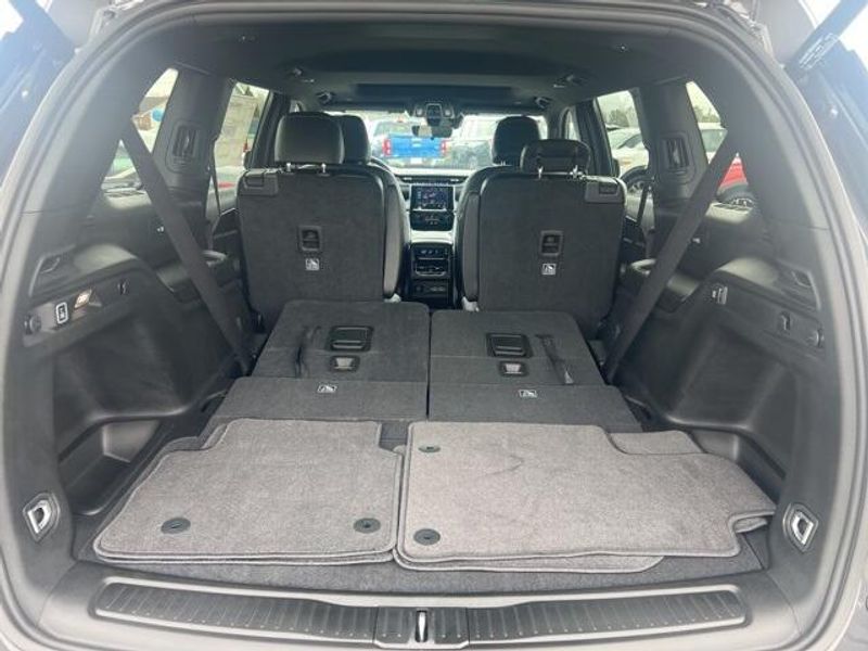 2025 Jeep Grand Cherokee L Altitude X 4x4Image 20