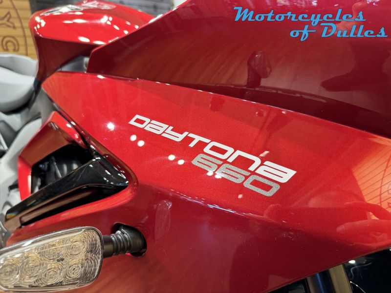 2025 Triumph Daytona 660 Image 9