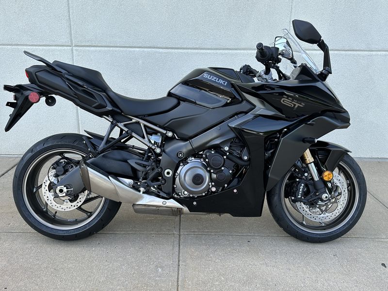 2024 Suzuki GSXS 1000GT in a BLACK exterior color. Cross Country Powersports 732-491-2900 crosscountrypowersports.com 