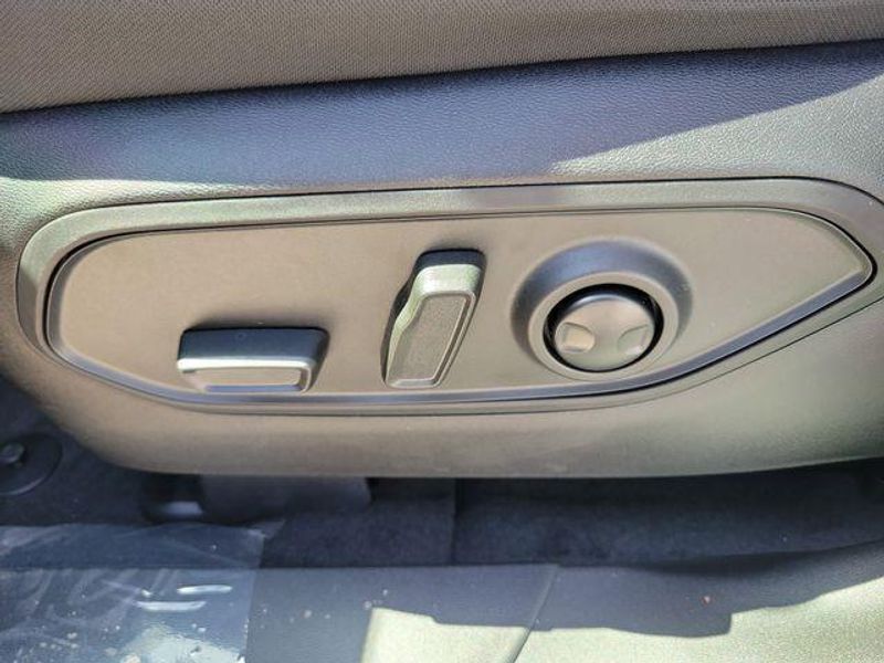New 2026 Jeep Cherokee Laredo 4x4