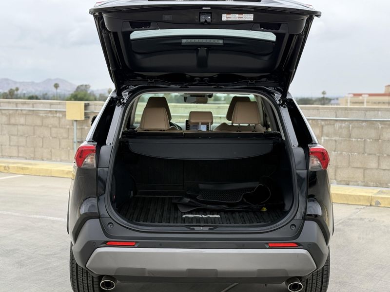 2021 Toyota RAV4 Hybrid LimitedImage 15