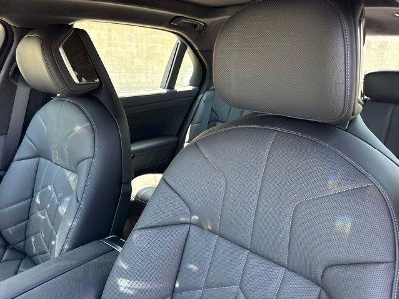 New 2026 BMW 7 Series 750e xDriveImage 18