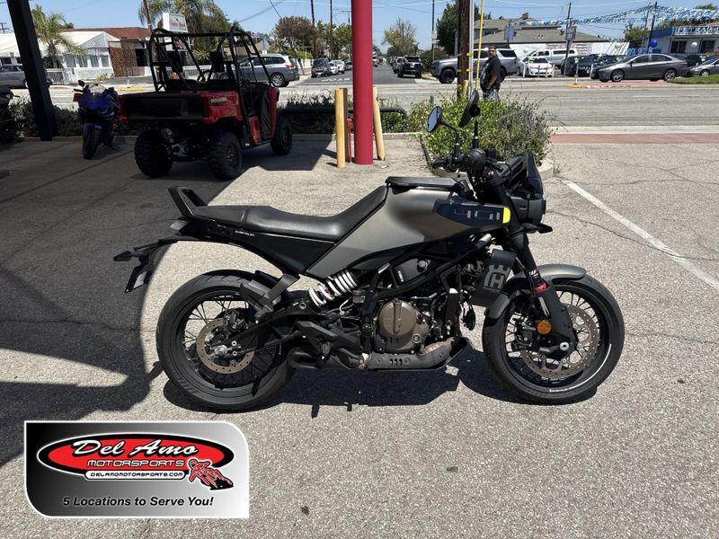 Used 2024 Husqvarna SVARTPILEN 401 Image 1