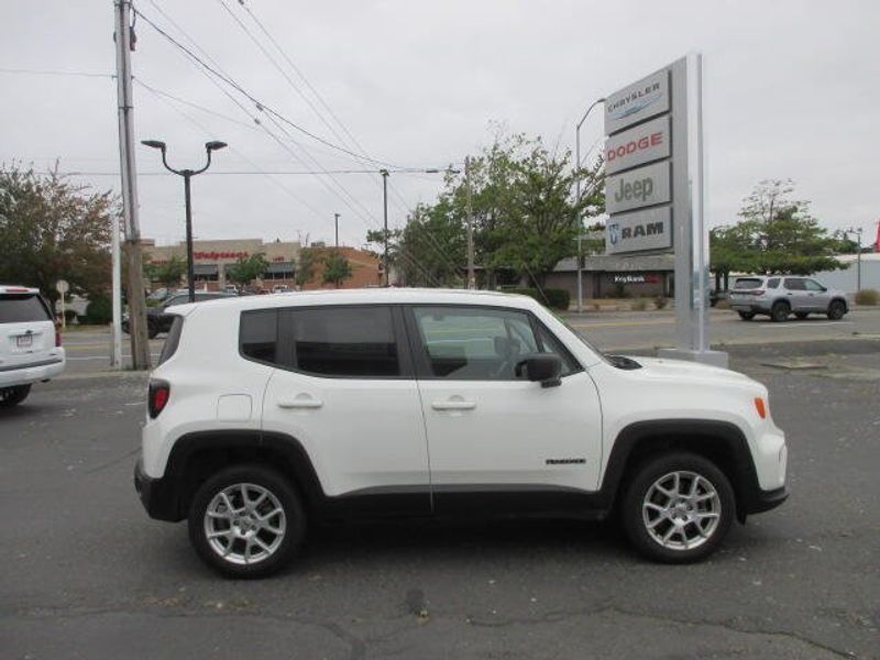 Used 2023 Jeep Renegade LatitudeImage 6
