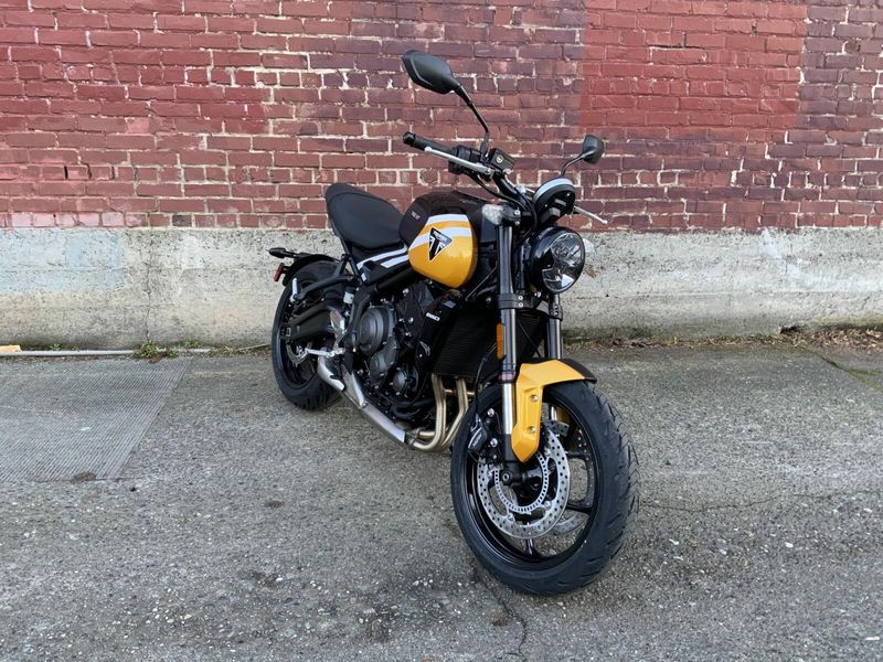 2025 Triumph TRIDENT 660