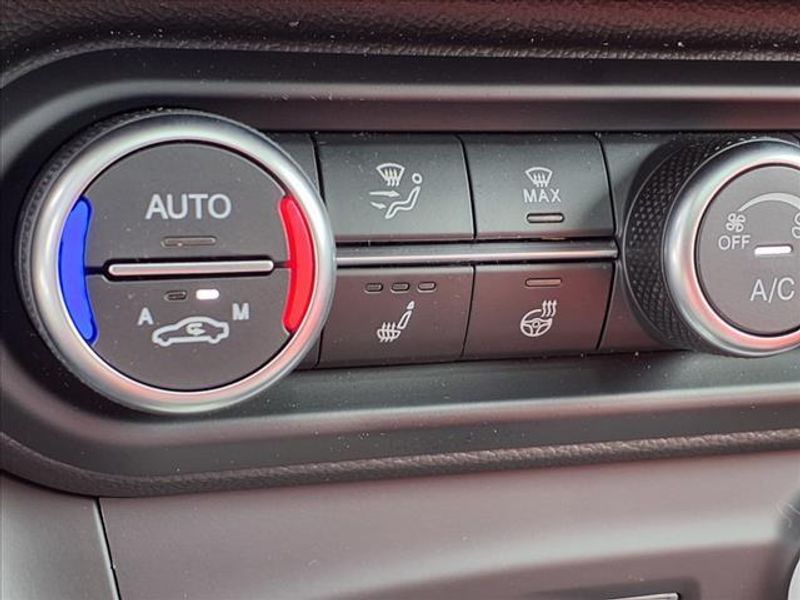 New 2025 Alfa Romeo Stelvio AwdImage 21