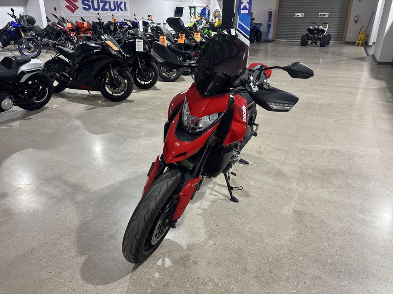 Used 2024 Ducati HYPERMOTARD 950 Image 14