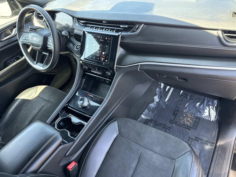 Used 2023 Jeep Grand Cherokee Altitude 4x4