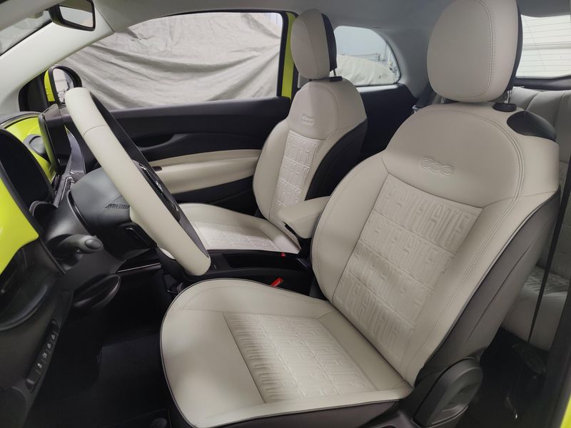 New 2025 Fiat 500e IconaImage 9