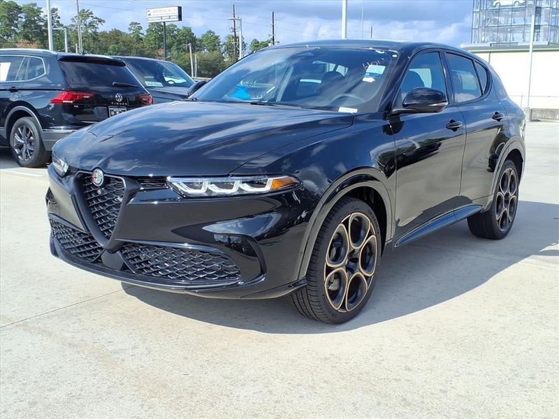 New 2025 Alfa Romeo Tonale Intensa AwdImage 2