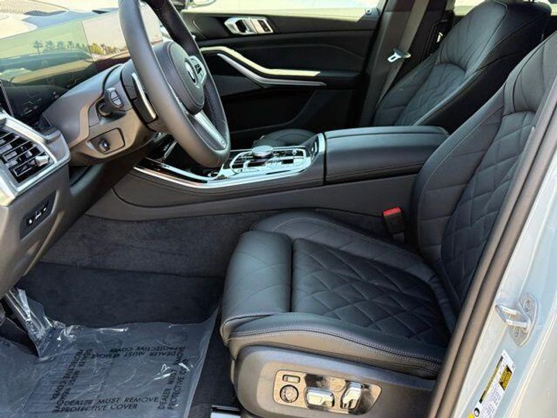 New 2026 BMW X5 xDrive50eImage 17