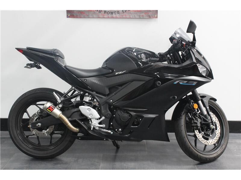 2017 Yamaha R3 Image 1