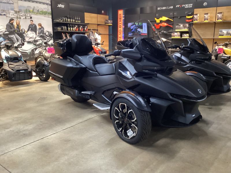 2024 Can-Am SPYDER RT LIMITED CARBON BLACK WITH PLATINUMImage 3