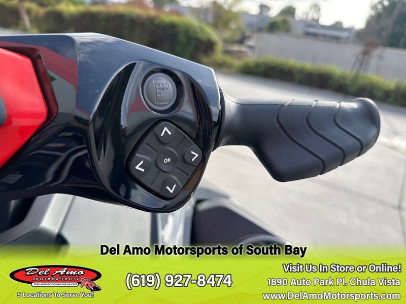 2024 Sea-Doo 10RC  in a ICE METAL / MANTA GREEN exterior color. Del Amo Motorsports of South Bay (619) 547-1937 delamomotorsports.com 