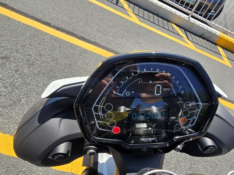 Used 2024 Triumph Street Triple 765 R Image 10