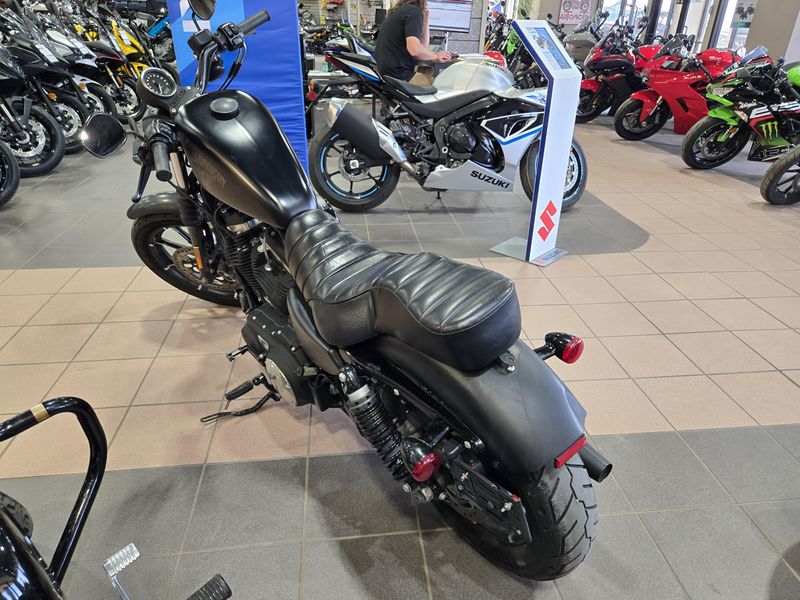 2017 HARLEY SPORTSTER IRON 883 BLACK Image 4
