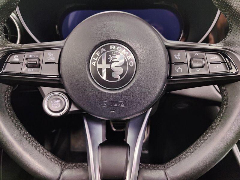 Used 2024 Alfa Romeo Giulia Ti AWD w/Sunroof/NavImage 28