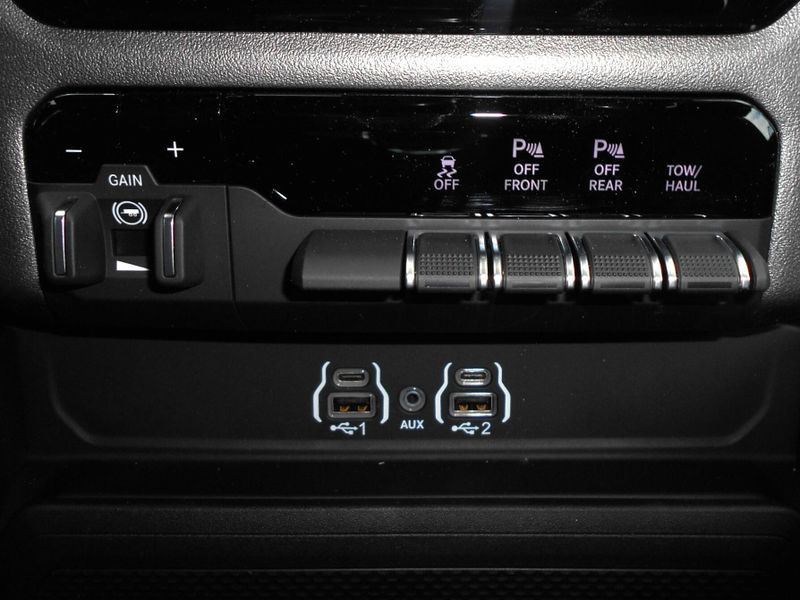 2025 RAM 1500 Big Horn Crew Cab 4x4 5