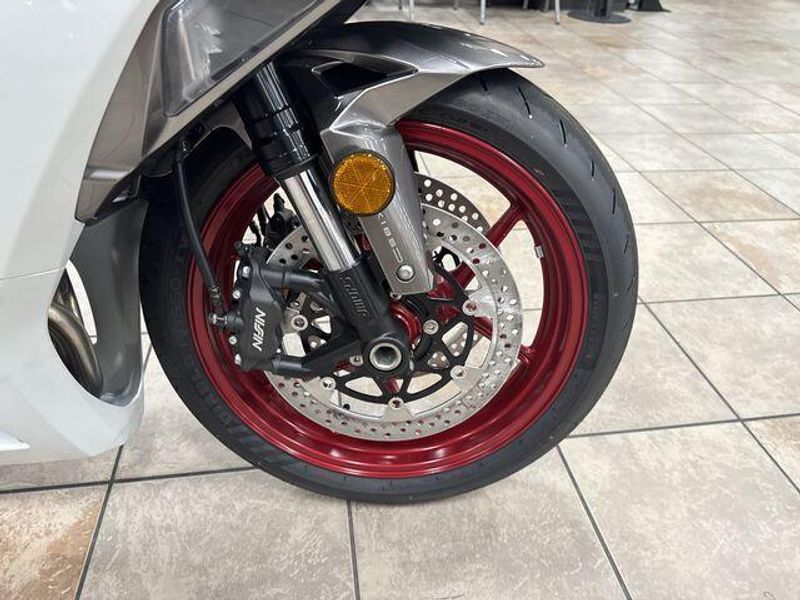 New 2025 Kawasaki NINJA ZX-6R ABS Image 21