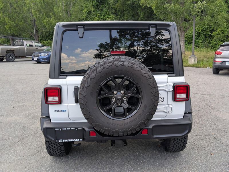2025 Jeep Wrangler 4xe Willys photo 4