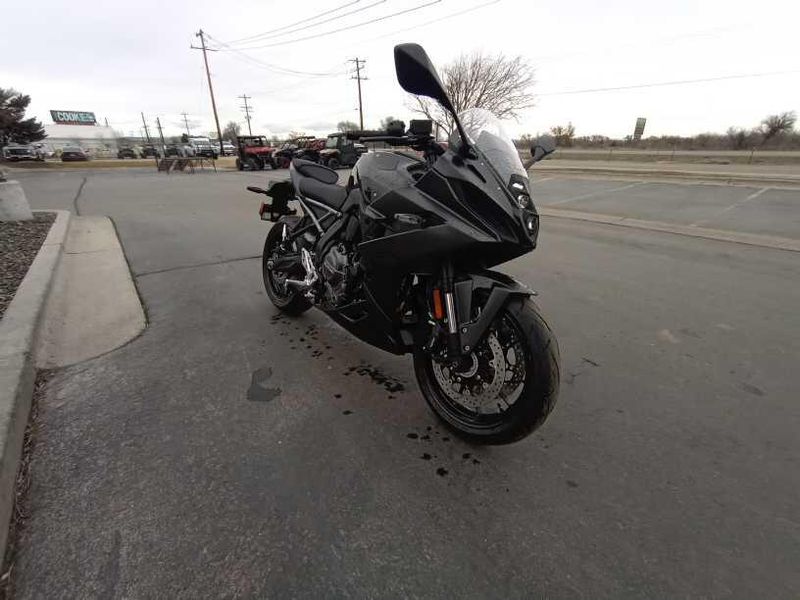 2025 Suzuki GSXS 8R 