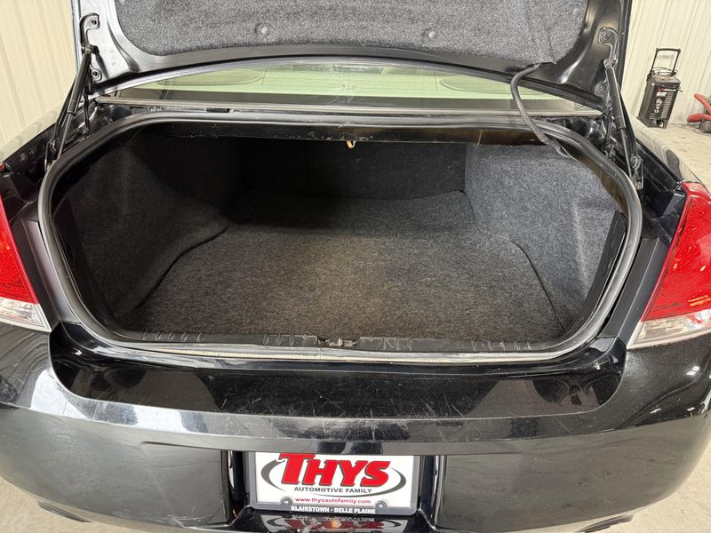 Used 2012 Chevrolet Impala LT FleetImage 5