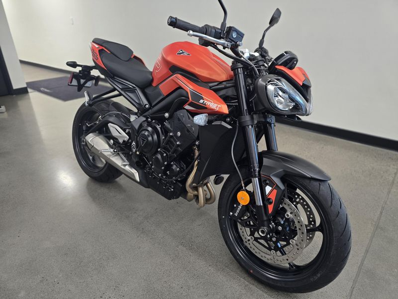 New 2025 Triumph STREET TRIPLE 765 R 