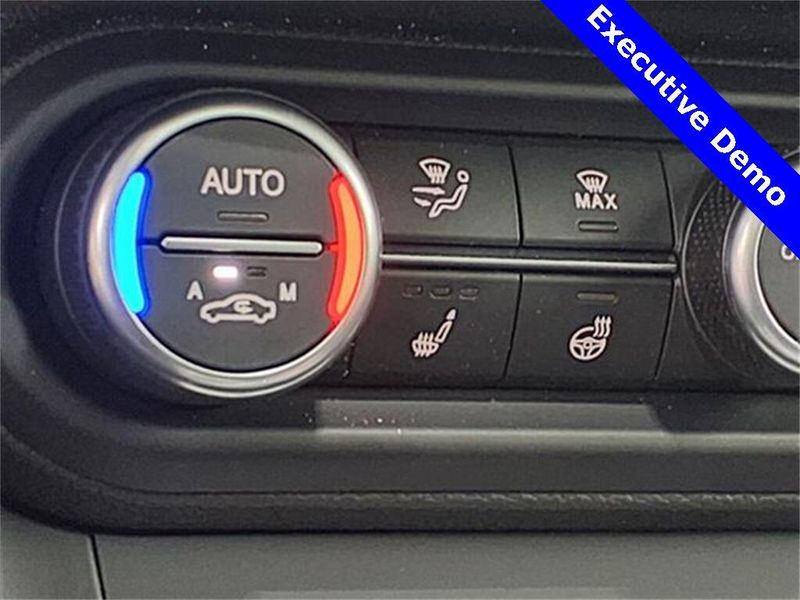 2025 Alfa Romeo Stelvio Image 21