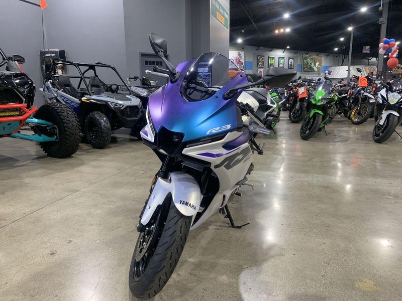 2025 Yamaha YZF-R3 ABS Image 17