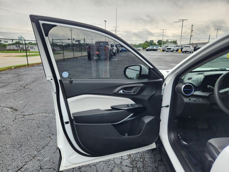 Used 2024 Chevrolet Trax LT