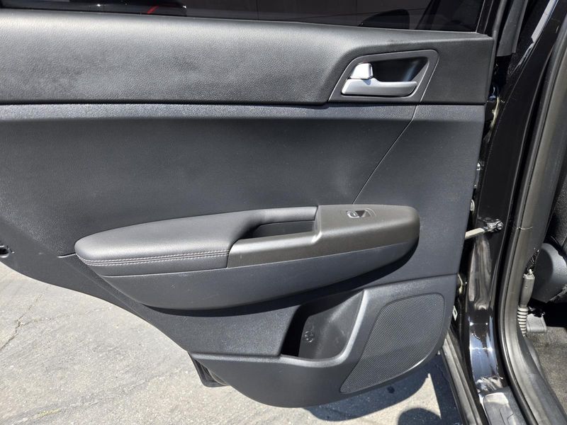 Used 2022 Kia Sportage LX AWD