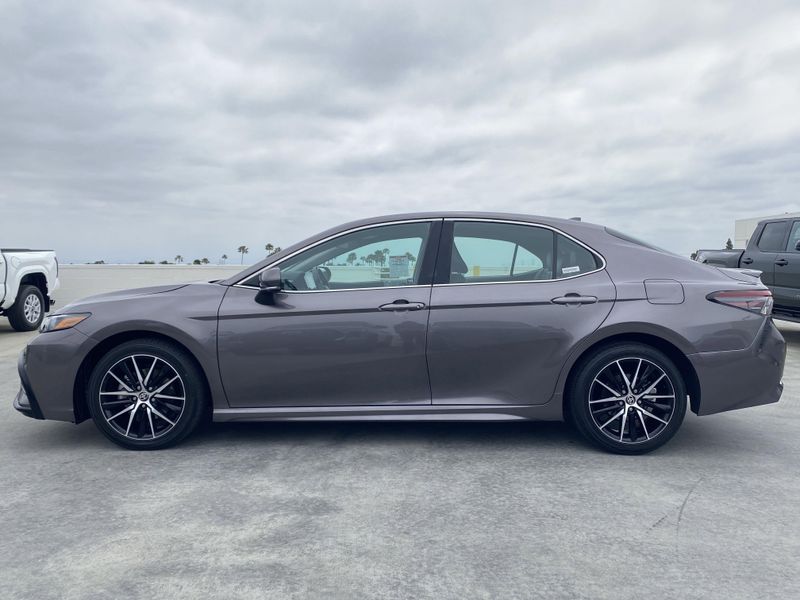 Used 2023 Toyota Camry SEImage 7