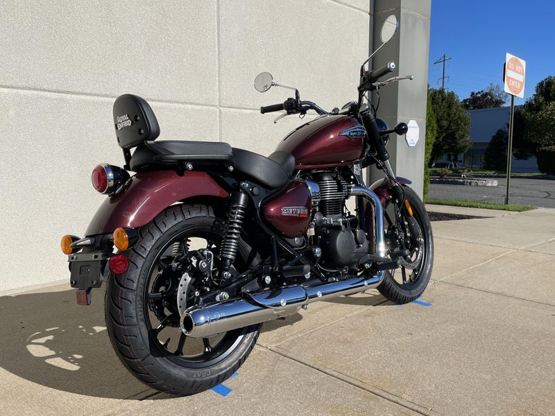 2024 Royal Enfield Meteor 350Image 3
