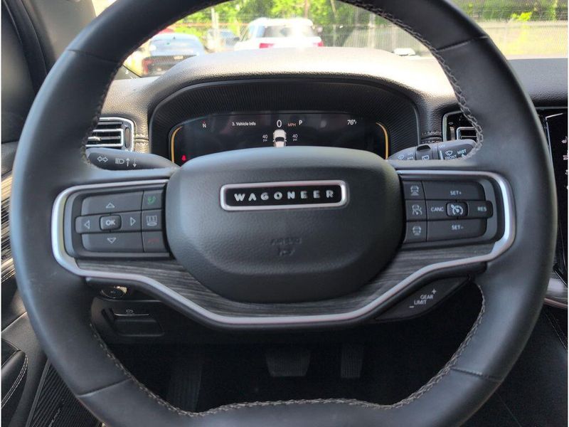 2024 Jeep Wagoneer L Series IIImage 19