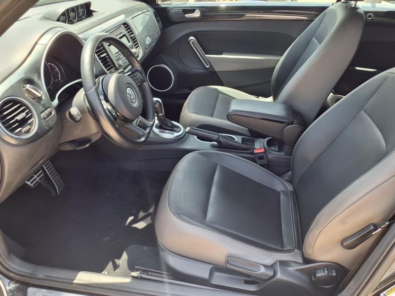 2014 Volkswagen Beetle 2.0T R-LineImage 4