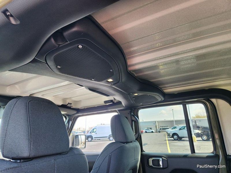 New 2025 Jeep Gladiator Willys 4x4