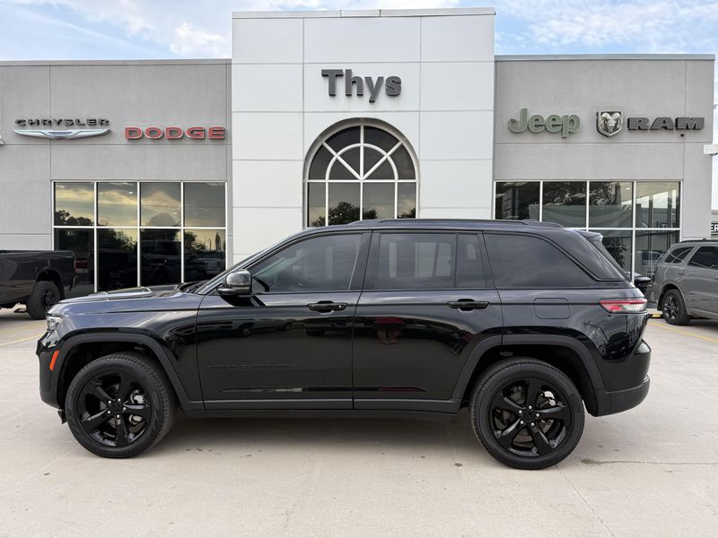 Used 2023 Jeep Grand Cherokee LimitedImage 34