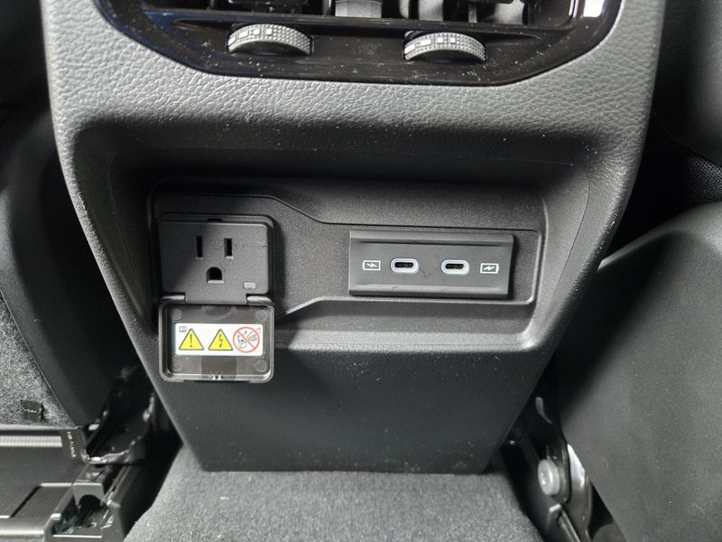 New 2026 Jeep Grand Cherokee Laredo Altitude 4x4