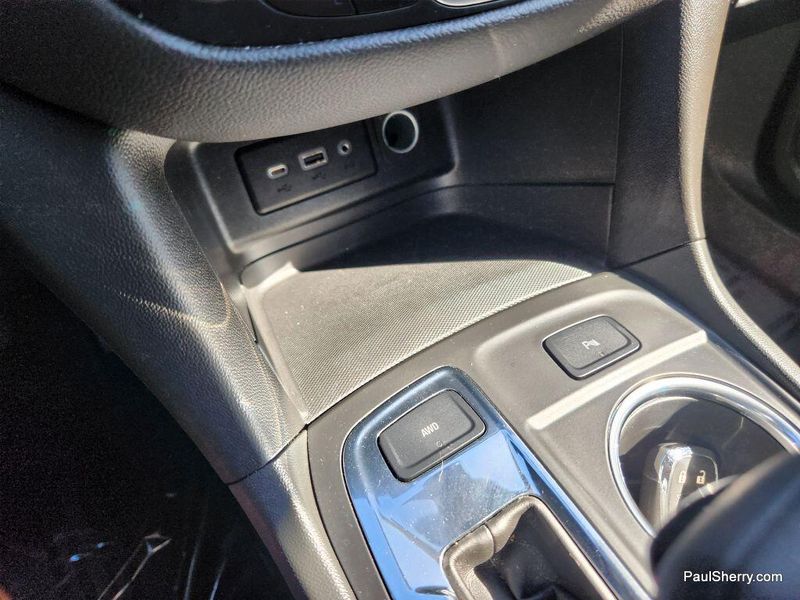 Used 2023 Chevrolet Equinox LT