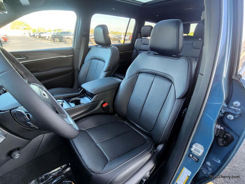 New 2026 Jeep Grand Cherokee L Limited Reserve 4x4
