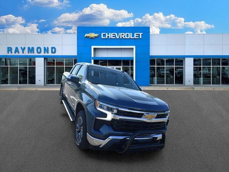 Used 2024 Chevrolet Silverado 1500 LTImage 9