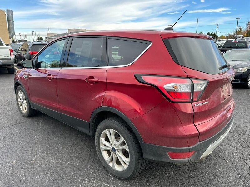 2017 Ford Escape SEImage 13