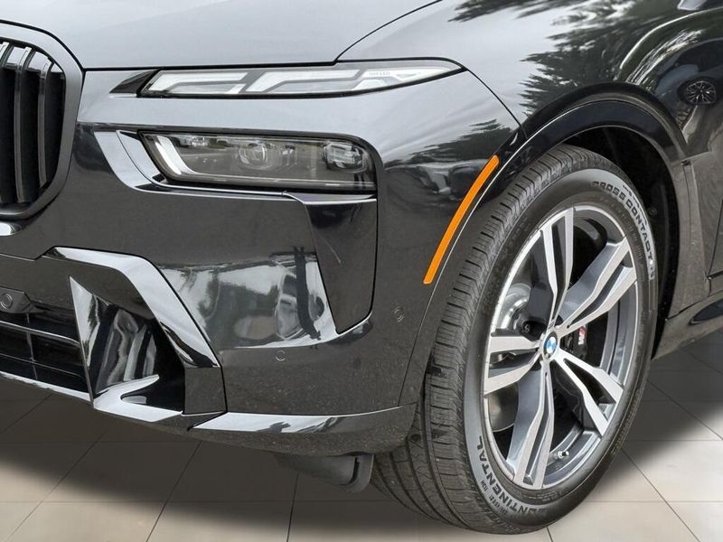 2026 BMW X7 xDrive40iImage 11