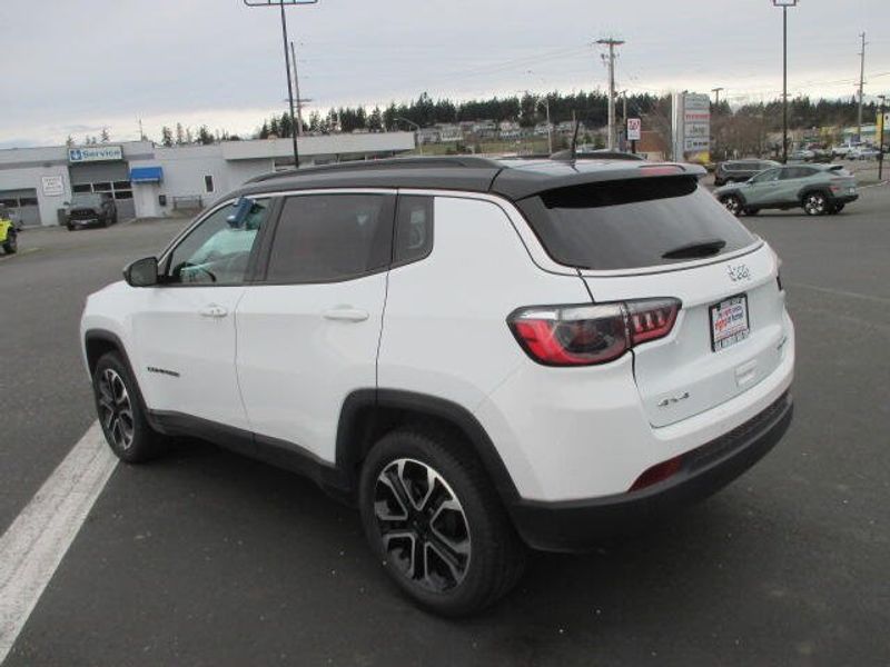 Used 2024 Jeep Compass LimitedImage 13