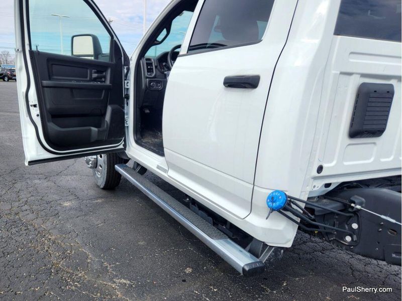 2024 RAM 5500 Tradesman Chassis Crew Cab 4x4 84
